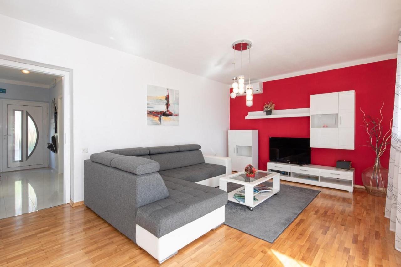 Apartment Lavanda With Beautiful Garden Krk Town Zewnętrze zdjęcie