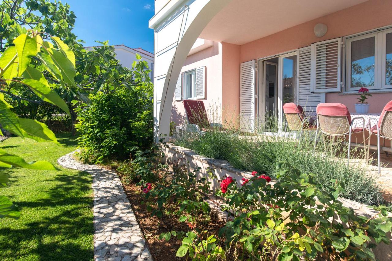 Apartment Lavanda With Beautiful Garden Krk Town Zewnętrze zdjęcie