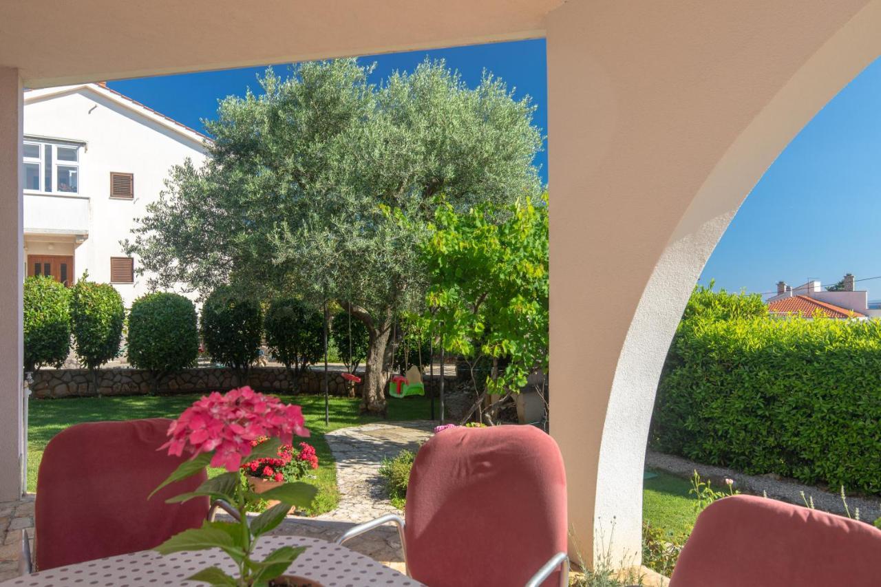 Apartment Lavanda With Beautiful Garden Krk Town Zewnętrze zdjęcie